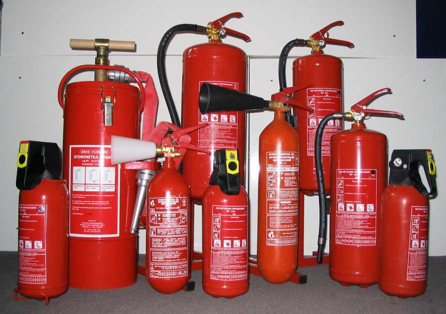 Как выбрать огнетушитель для офиса: важные характеристики противопожарных устройств