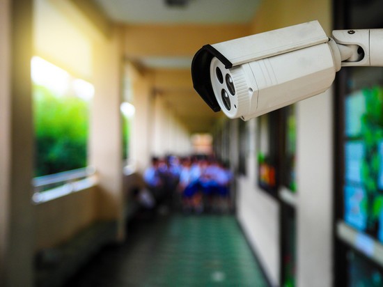 Законность установки камер видеонаблюдения в школе: законодательство россии и украины